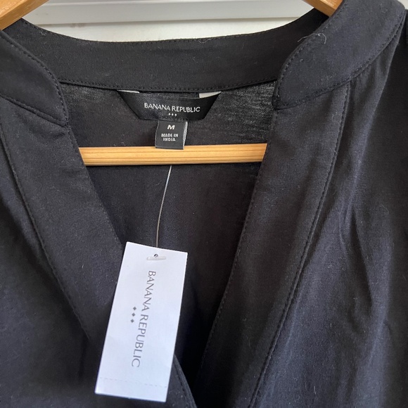 Banana Republic Sleeveless Top NWT - Picture 2 of 3